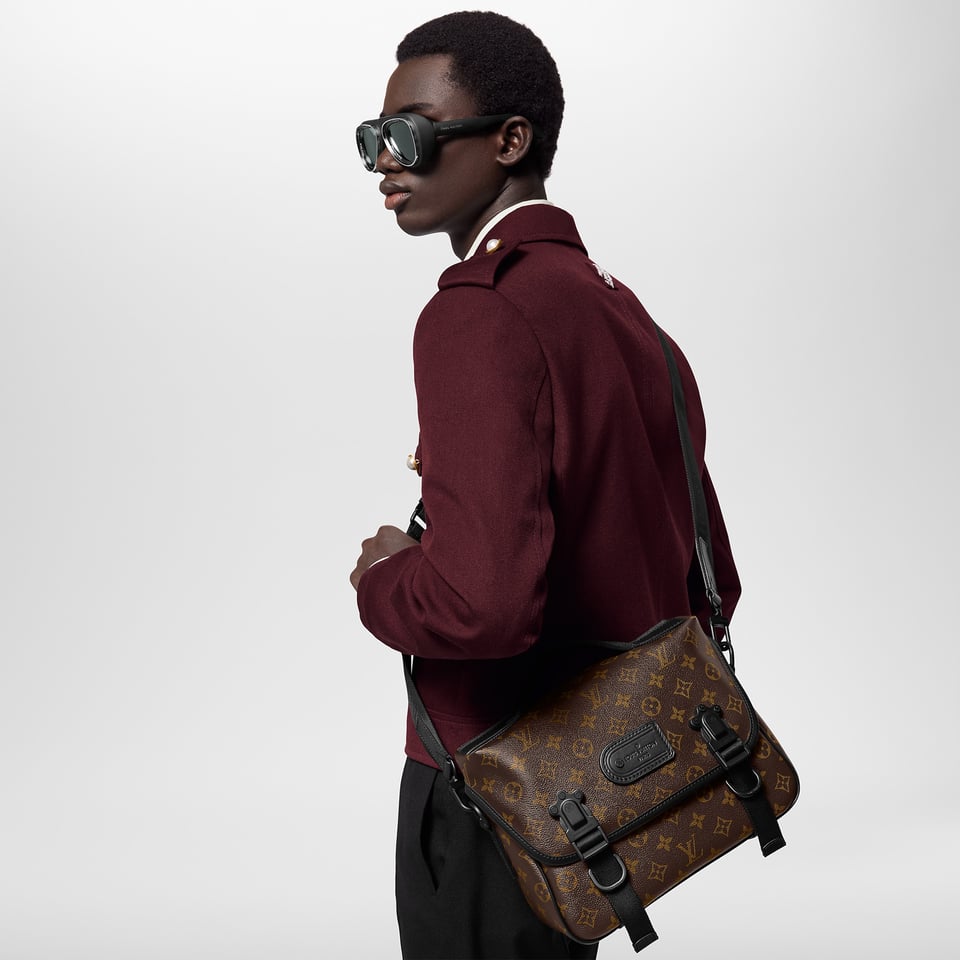 Louis Vuitton Lv Trail Messenger M46972 view 11