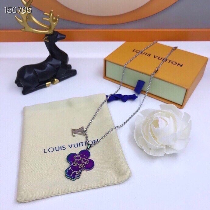 Louis Vuitton Necklace view 2