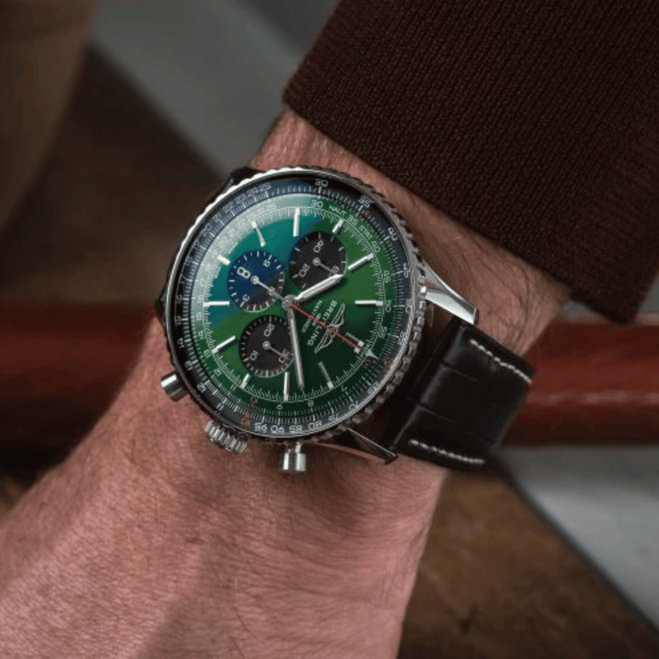 Breitling Navitimer B01 Chronograph Green Dial 46mm view 4