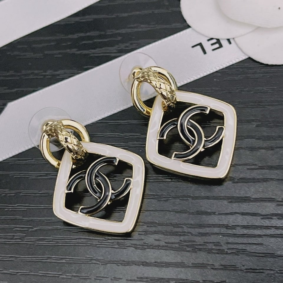 Chanel Casual Style Party Earrings view 7