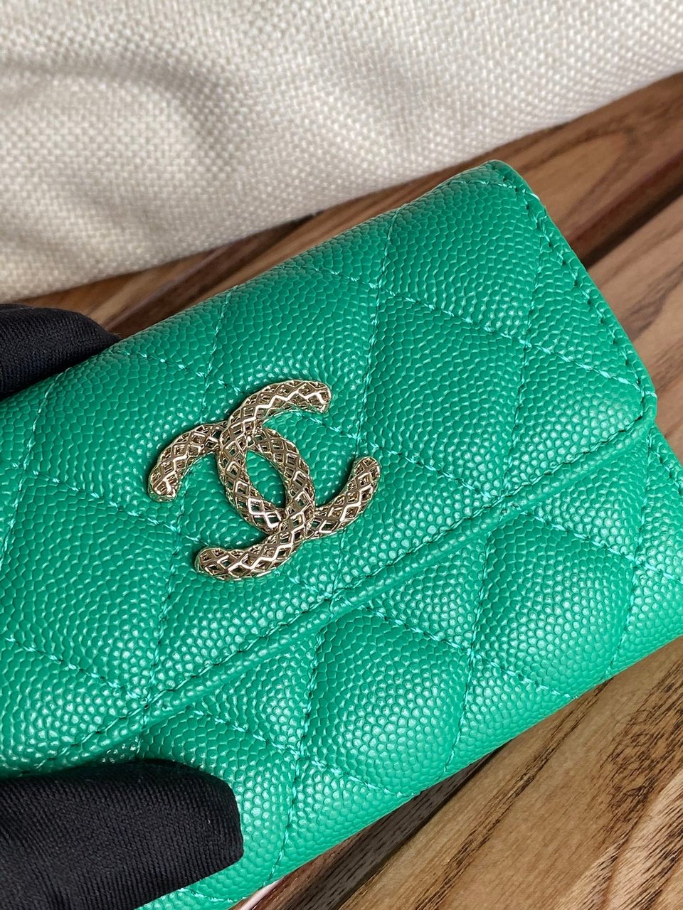 Chanel Small Wallet 11Cm Dark Green Caviar Light Gold Hardware view 5