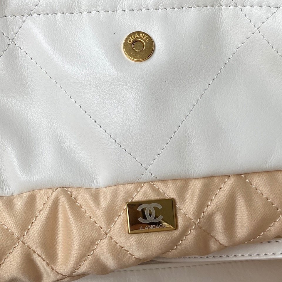 Chanel 22 Handbag White 42Cm As3261 view 9