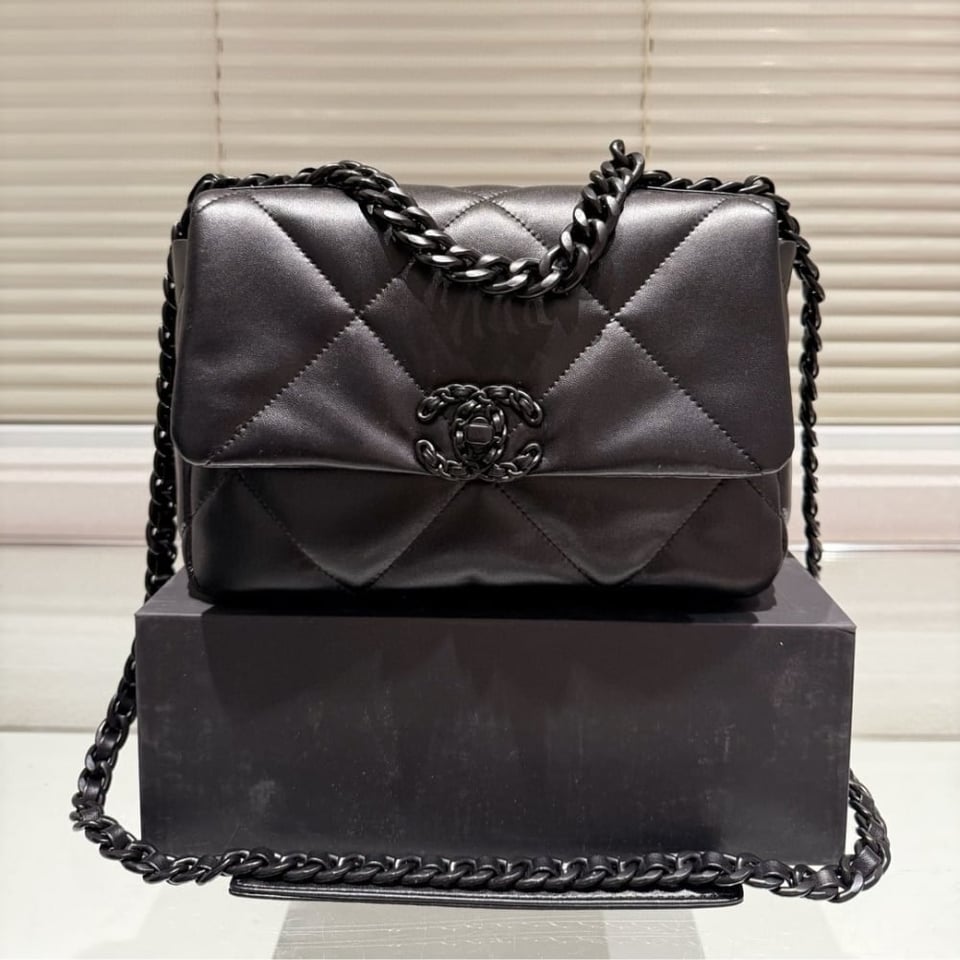 Chanel Cc Flap Bag In Black 26Cm/10.2in view 3