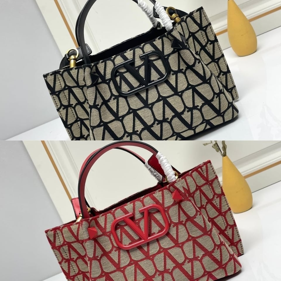 Valentino Garavani Medium Toile Iconographe Handbag Black 25Cm view 7