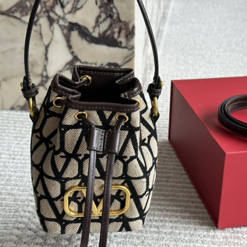 Valentino Mini Vlogo Signature Bucket Bag In Toile Iconographe Brown 22Cm 5W2P0Z44Vri 6Zn view 7
