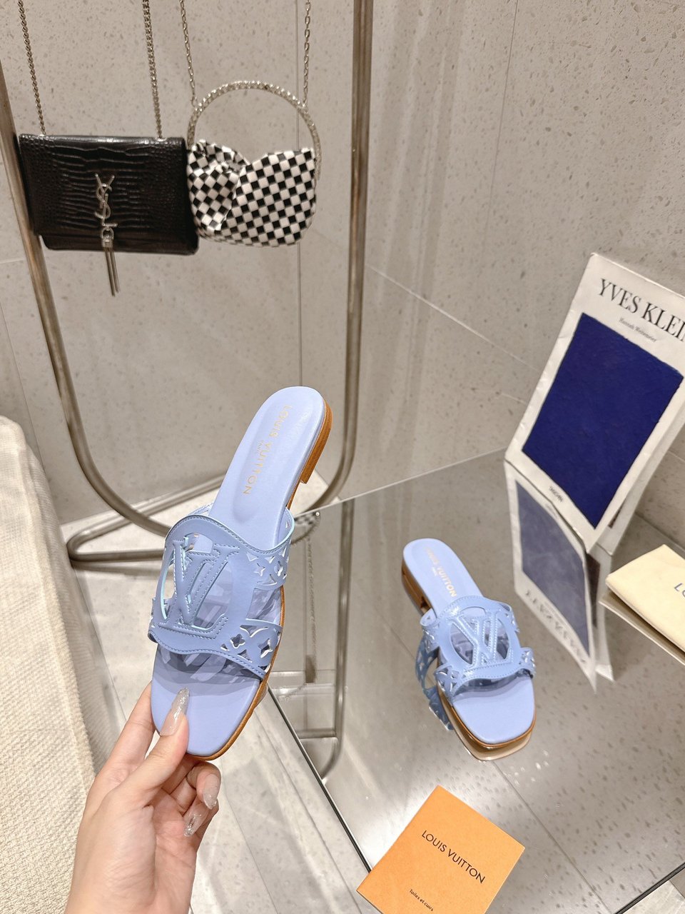 Louis Vuitton LV Isola Flat Mule Blue 1AGYQ6 view 7
