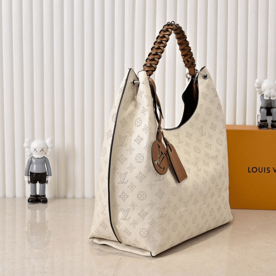 Louis Vuitton Carmel Hobo Bag 40cm/15.75in view 4