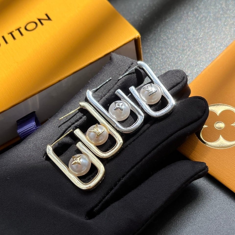 Louis Vuitton My Lv Chain Pearls Earrings Gold M01451 view 5