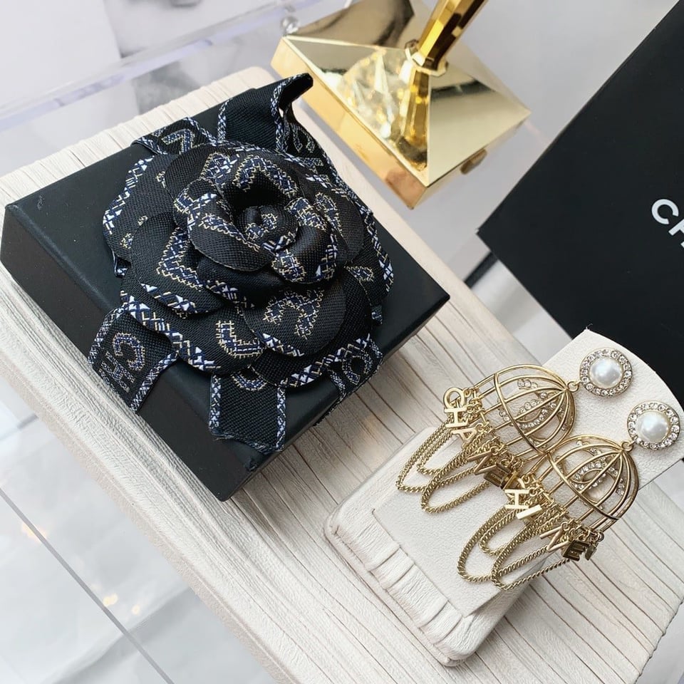 Chanel Birdcage Golden Earrings view 5