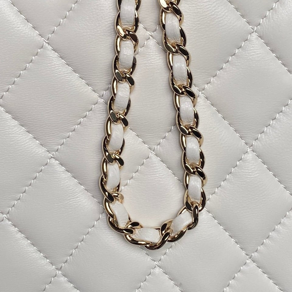 Chanel Small Graphic Frame Flap Bag White 23cm view 8