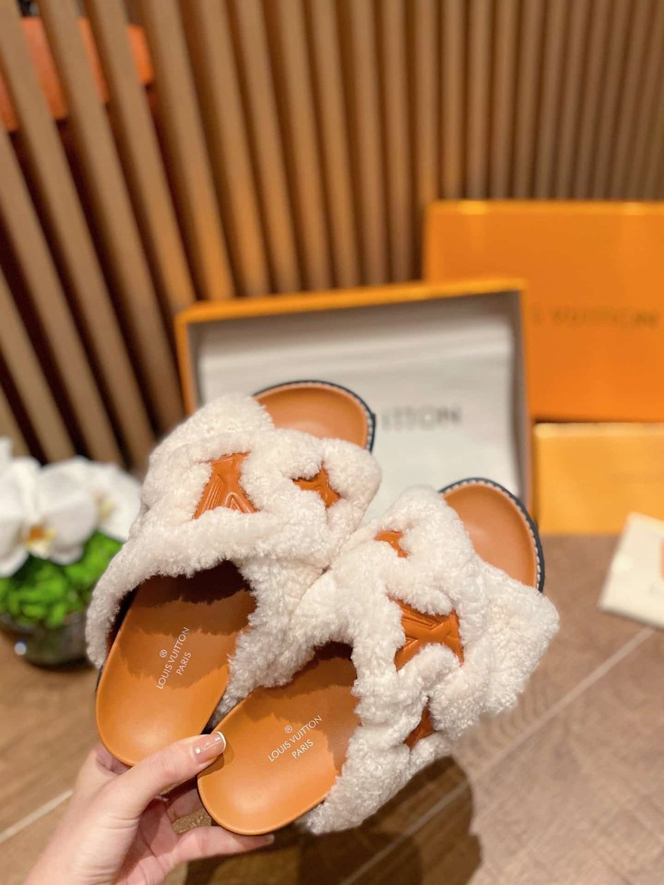 Louis Vuitton Paseo Flat Comfort Mule Brown White 1Aa1Vt view 7