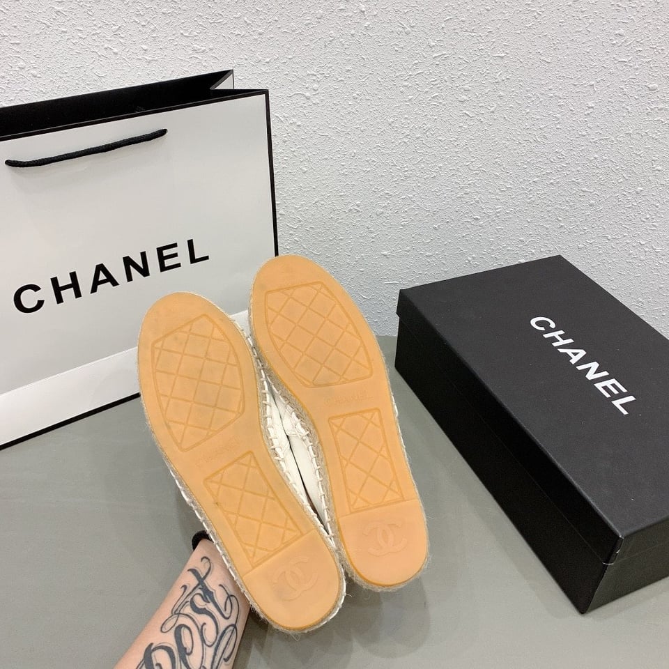 Chanel Cc Espadrilles Slip On White Beige view 3