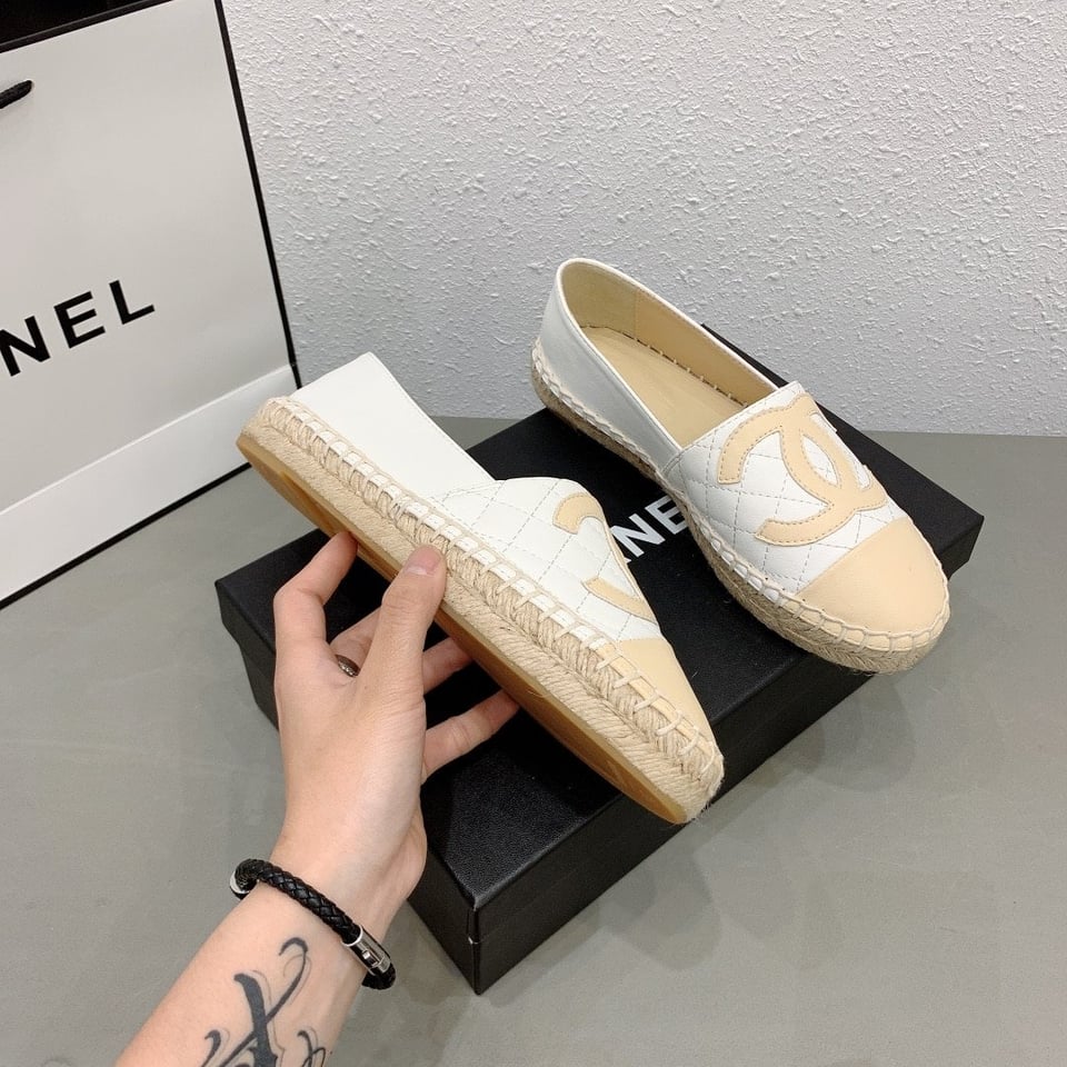 Chanel Cc Espadrilles Slip On White Beige view 9
