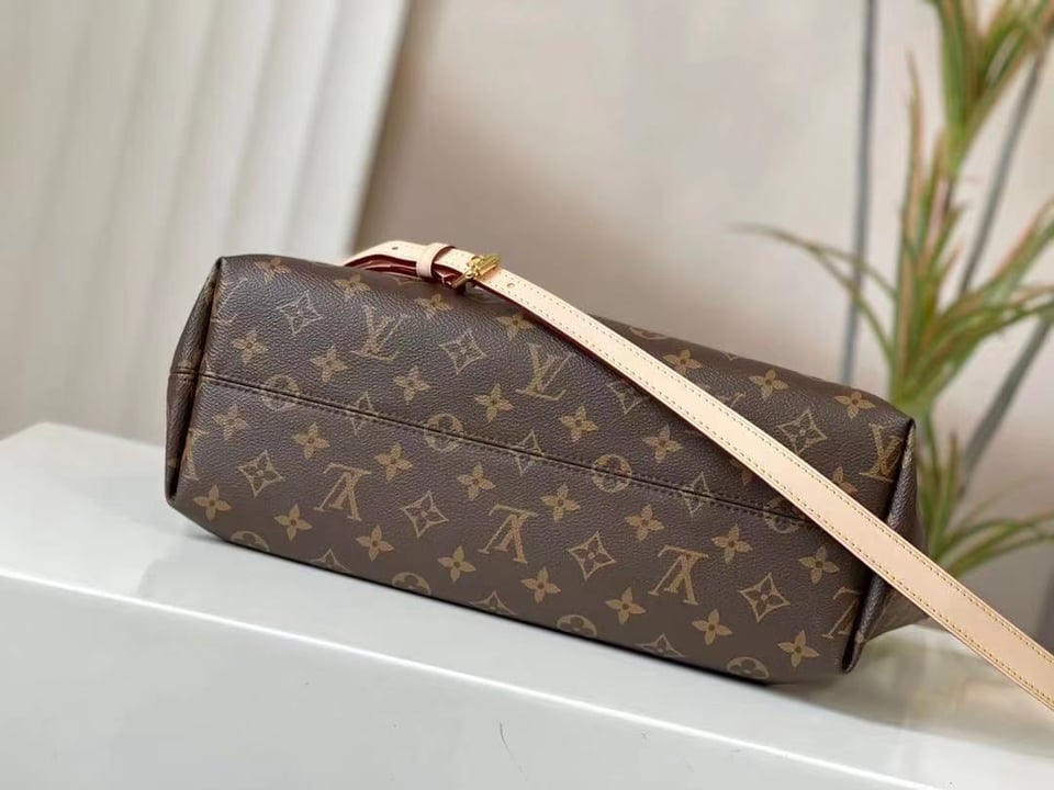 Louis Vuitton Bo Tie Mm 31Cm view 6