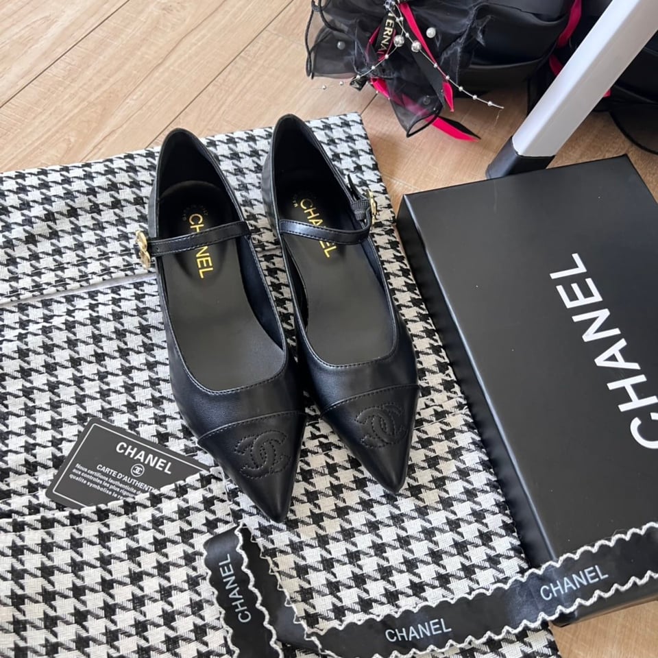 Chanel Pointed Toe Doll Shoes With Gold Flower In Black view 8