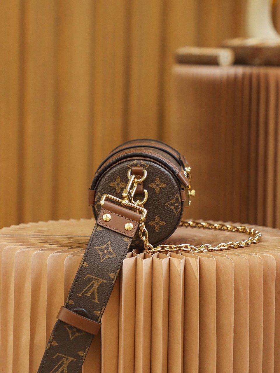 Louis Vuitton Papillon Trunk Monogram M57835 view 6