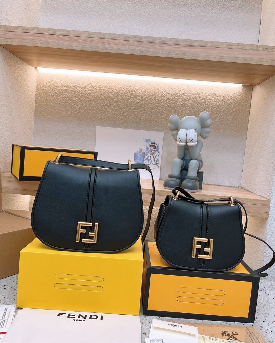 Fendi C’Mon Medium Black Smooth And Full Grain Leather Bag 25Cm 8Bt366Aq0Kf04Tx view 3