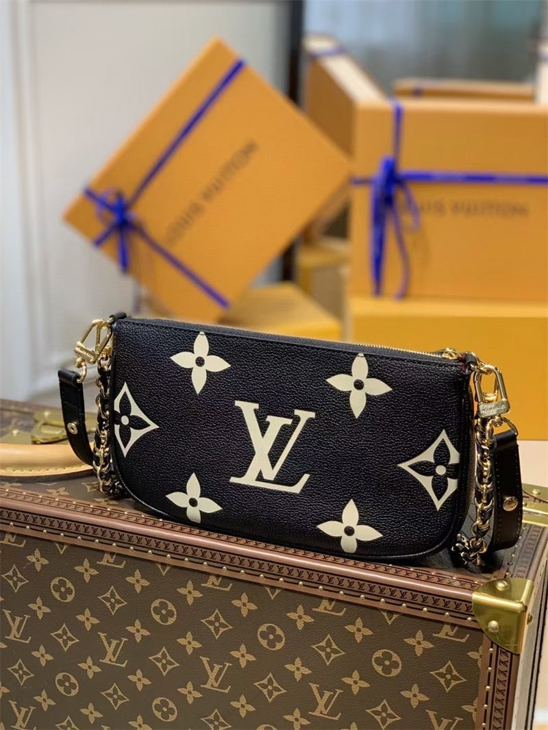 Louis Vuitton Multi Pochette Accessoires 25Cm Black view 6