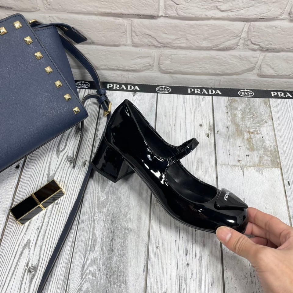 Prada Women’S Logo Patch Heeled Pumps Black 1I768Mf045069 view 6