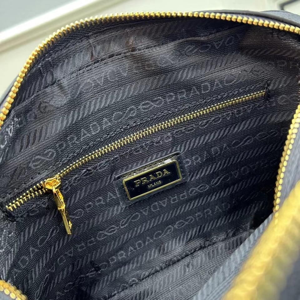 Prada Camera Shoulder Bag 23Cm view 6