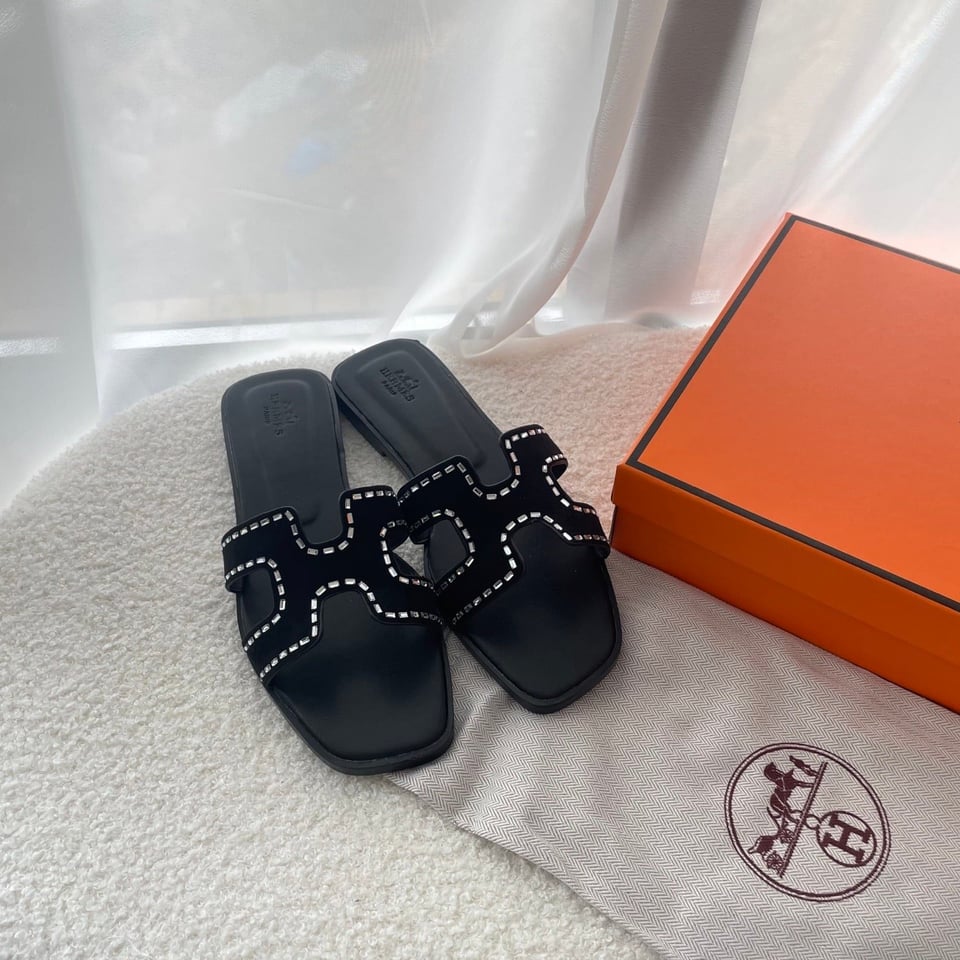 Hermes Oran Sandal Noir H232161Zv02350 view 8