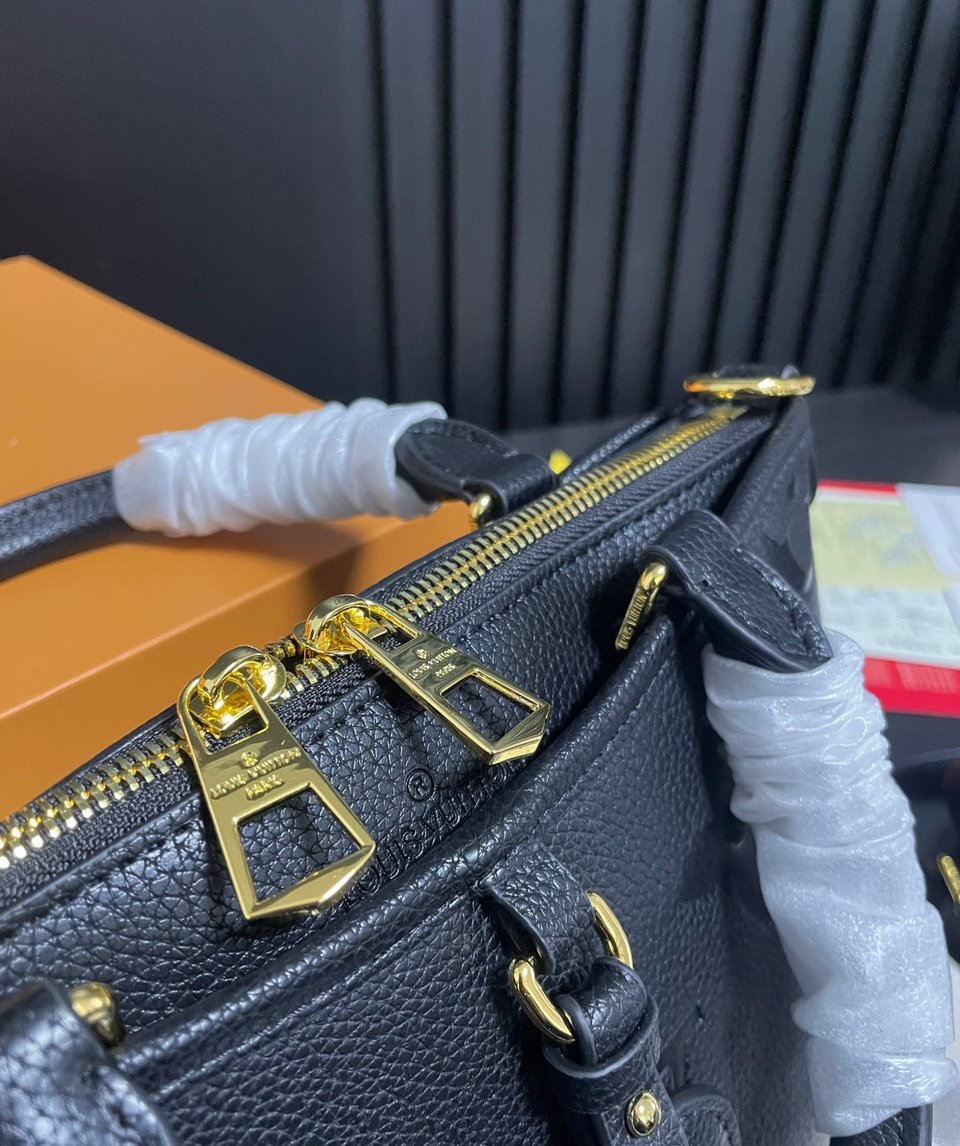 Louis Vuitton Trianon Pm Monogram Empreinte Black 28Cm M46488 view 9