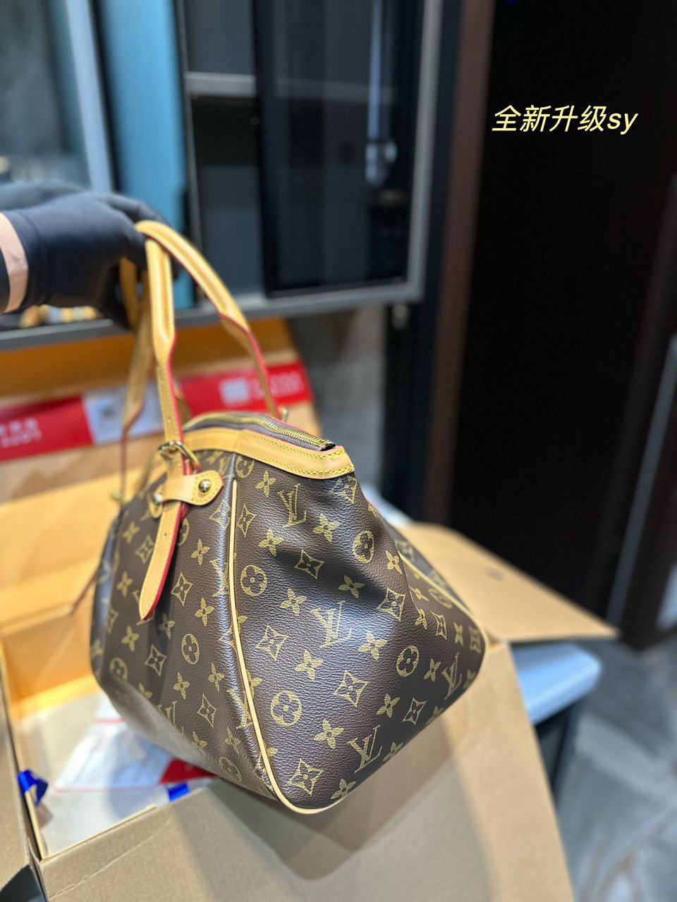 Louis Vuitton Monogram Tivoli Gm Bag 32Cm view 6