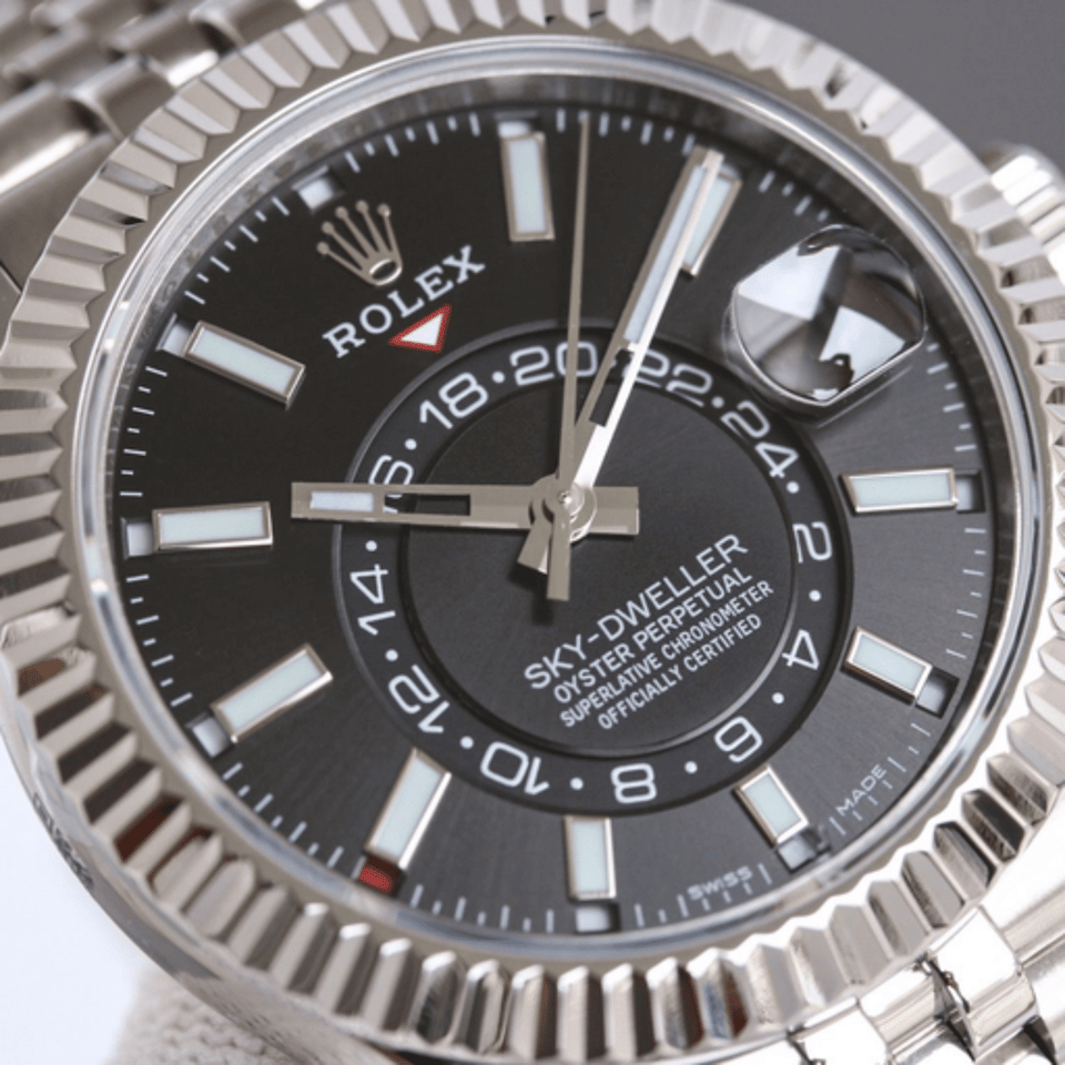 [SUPER CLONE] Rolex Sky-Dweller Bright Black Dial 42 mm Julibee 336934 view 4