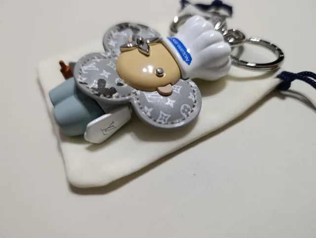 Louis Vuitton Vivienne Baker Charm Keychain M01467 Monogram Canvas 13.5cm/5.3in view 3