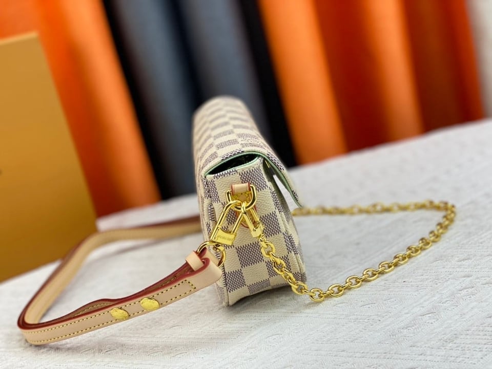 Louis Vuitton Ivy Wallet On Chain Bag Damier Ebene Beige 23cm/9in view 3