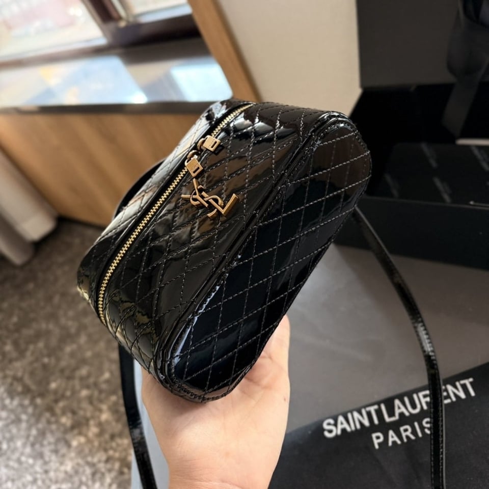 Saint Laurent Gany Vanity Bag In Patent Leather Black 19Cm view 5