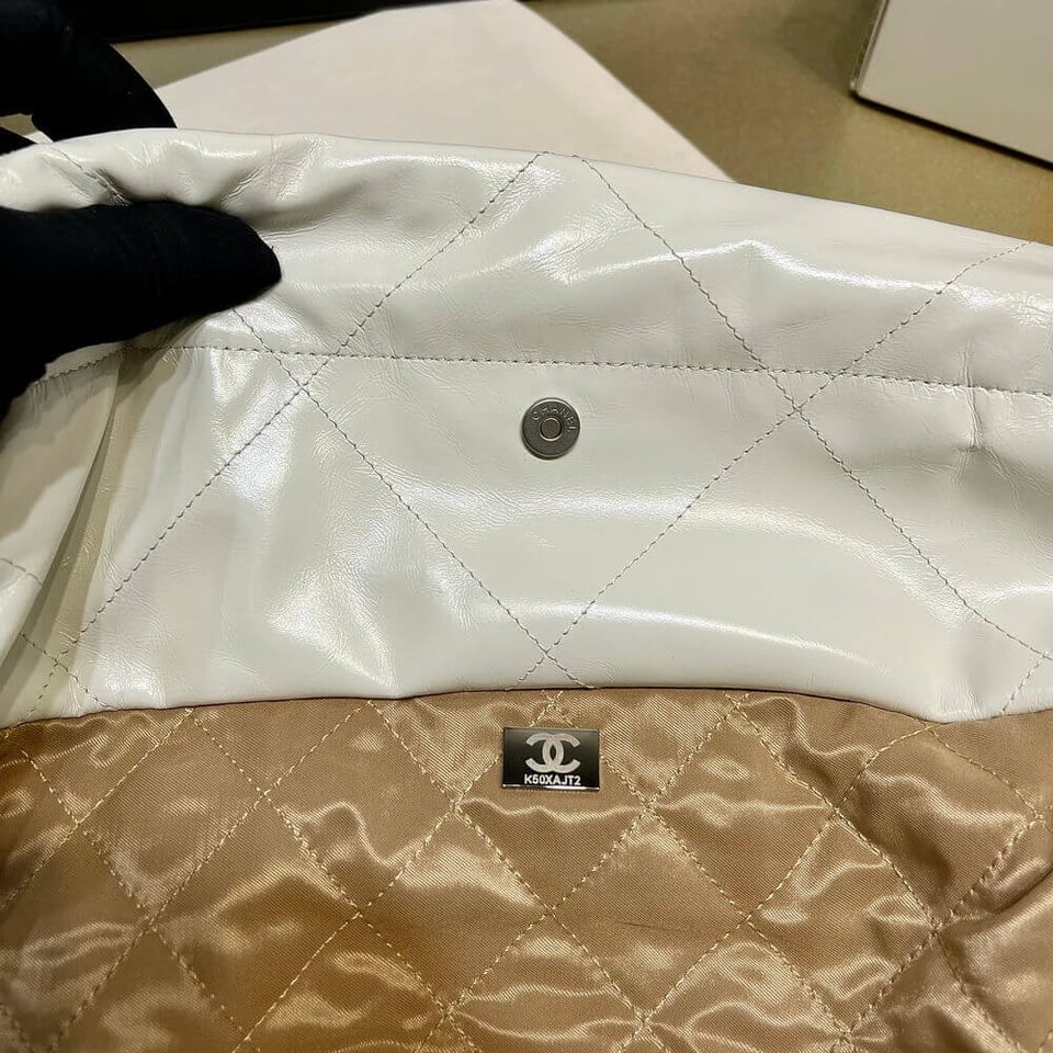 Chanel 22 Small Handbag Shiny Calfskin White Silver view 10