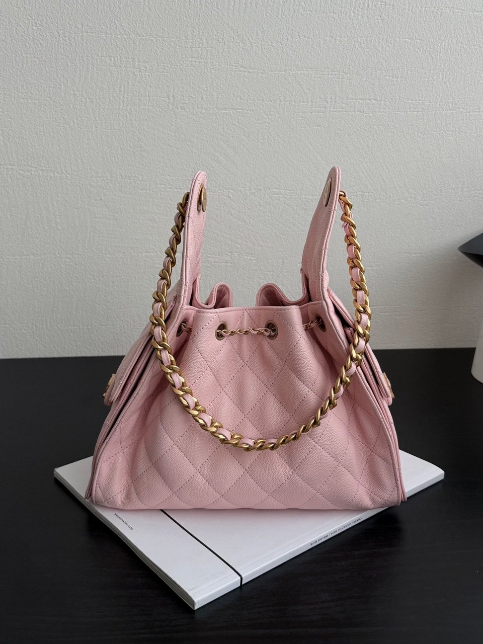 Chanel Spring-Summer 2025 Handbag Grained Calfskin &amp; Gold-Tone Metal Pink 30Cm/ 11.8In view 5