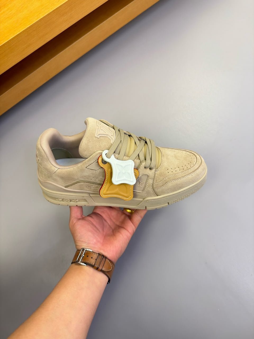 Louis Vuitton Trainer Distressed Sneakers Beige Classic 1AKBO8 view 5
