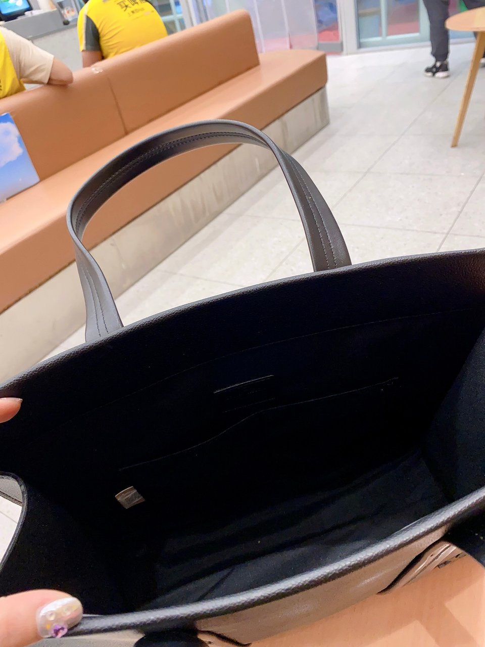 Louis Vuitton Aerogram Takeoff Tote Bag Black 37Cm M57308 view 9