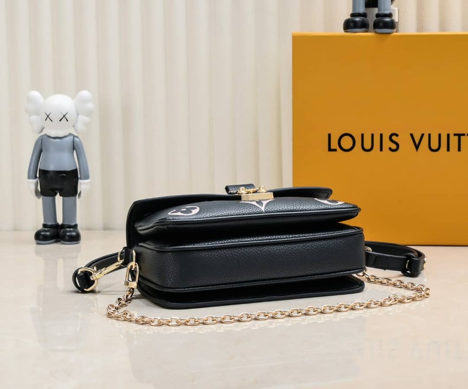 Louis Vuitton Pochette M Tis East West Monogram Empreinte Leather Black 21Cm M46596 view 5