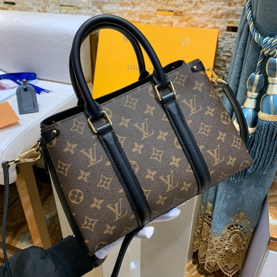 Louis Vuitton Soufflot 29Cm Black view 7
