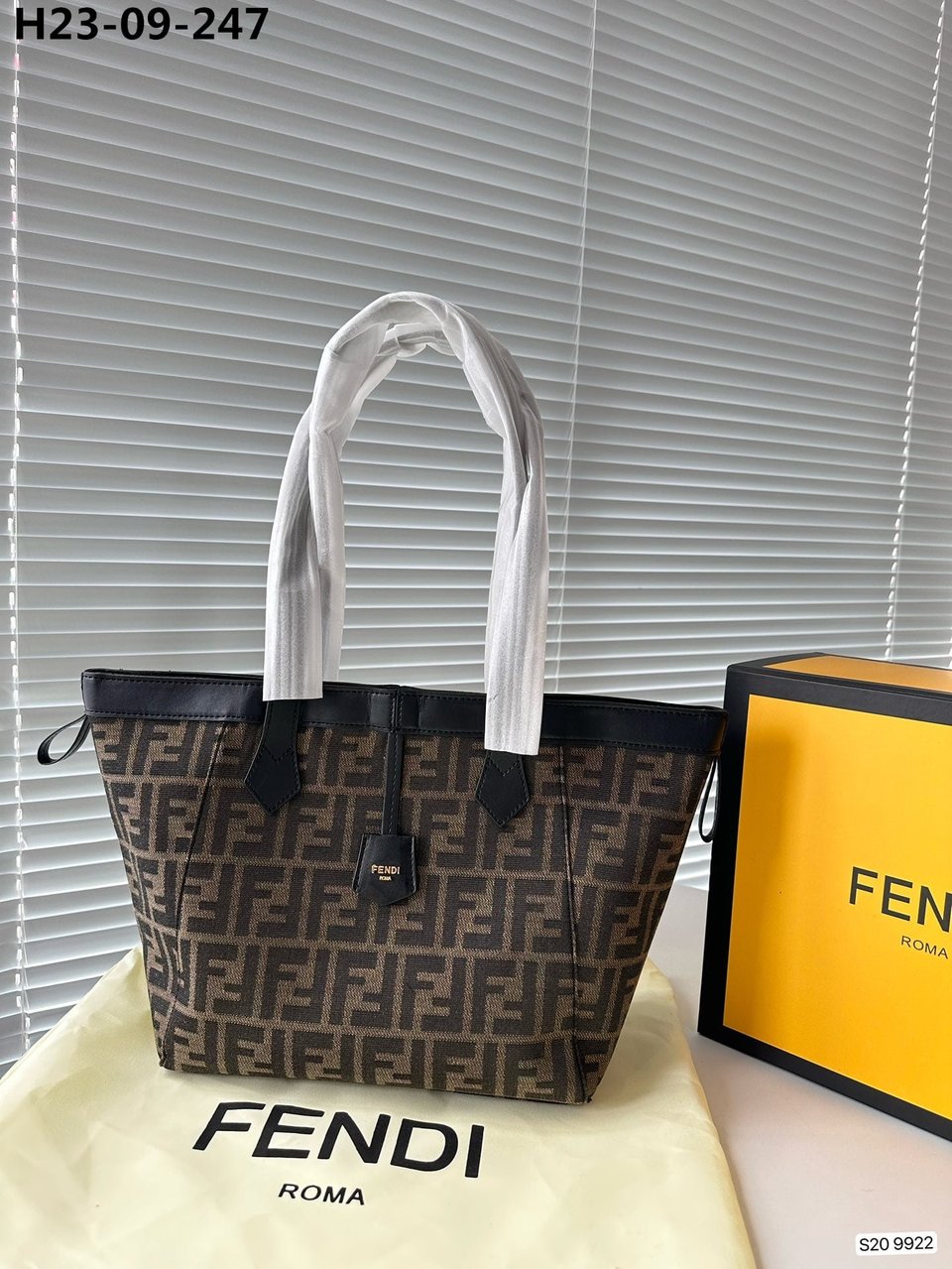 Fendi Origami Medium Ff Jacquard Fabric Bag That Can Be Transformed Brown 25Cm 8Bh414Afpmf1Gl7 view 3