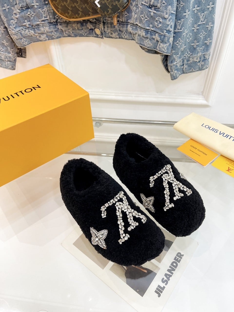 Louis Vuitton Shearling Uggs Slippers Black view 11