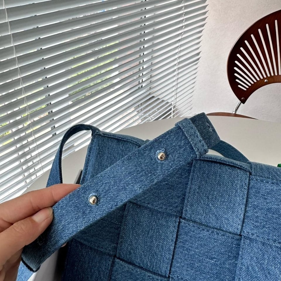 Bottega Veneta Denim Bag Blue 25Cm view 7