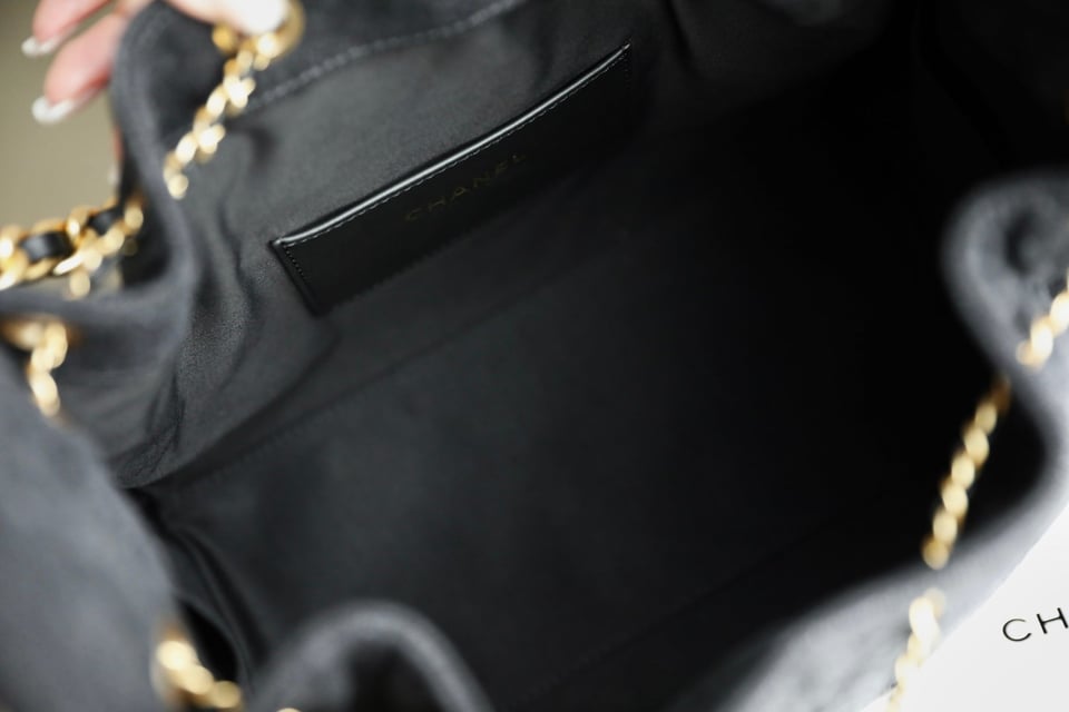 Chanel crossbody bag 25 Small Handbag Washed Denim &amp; Gold-Tone Metal Black 30cm/11.8in view 11