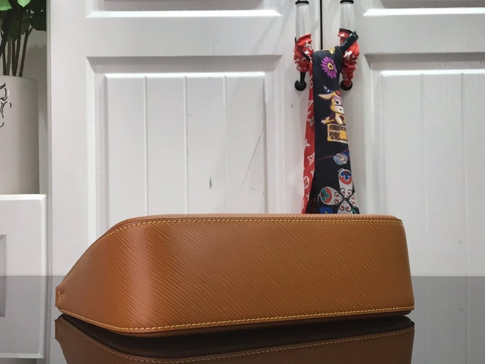 Louis Vuitton Marelle 25Cm Honey Gold view 6
