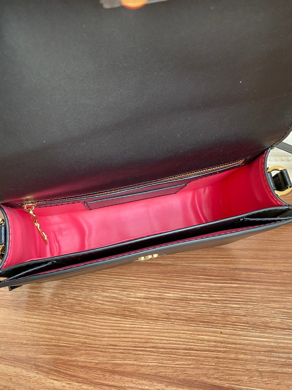 Louis Vuitton Pont 9 23Cm view 9