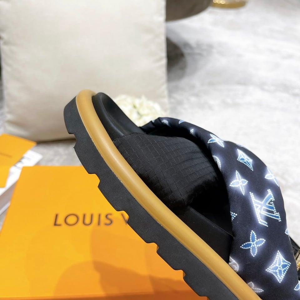 Louis Vuitton Sandale Confort Plate Pool Pillow Navy Blue 1A9Pp2 view 4