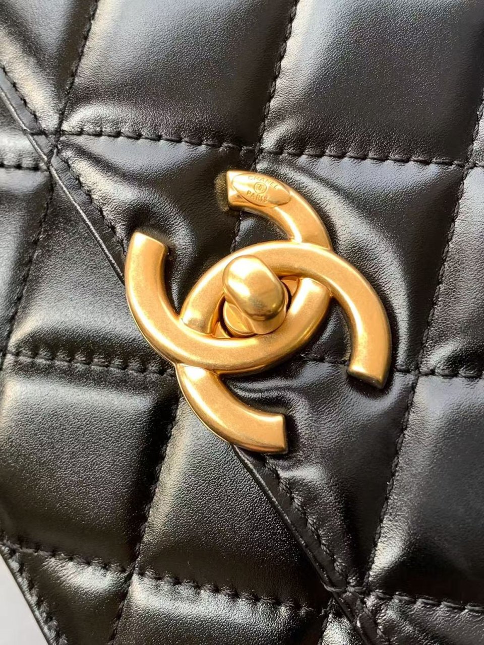 Chanel Calfskin Quilted Perfect Fit Flap Back 22cm view 8