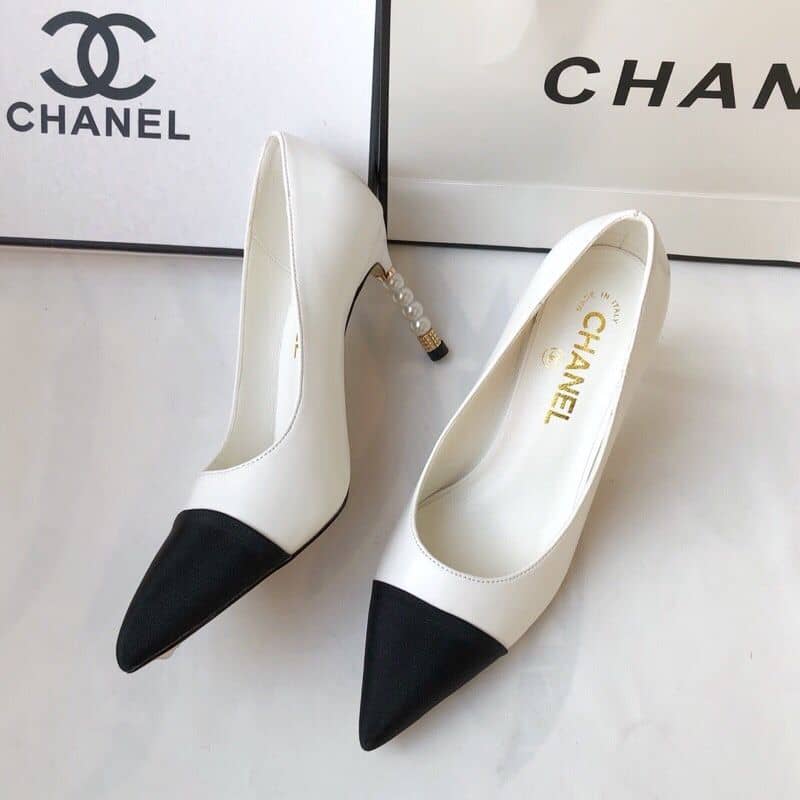 Chanel Pearl Embellished Heel Pumps White view 3