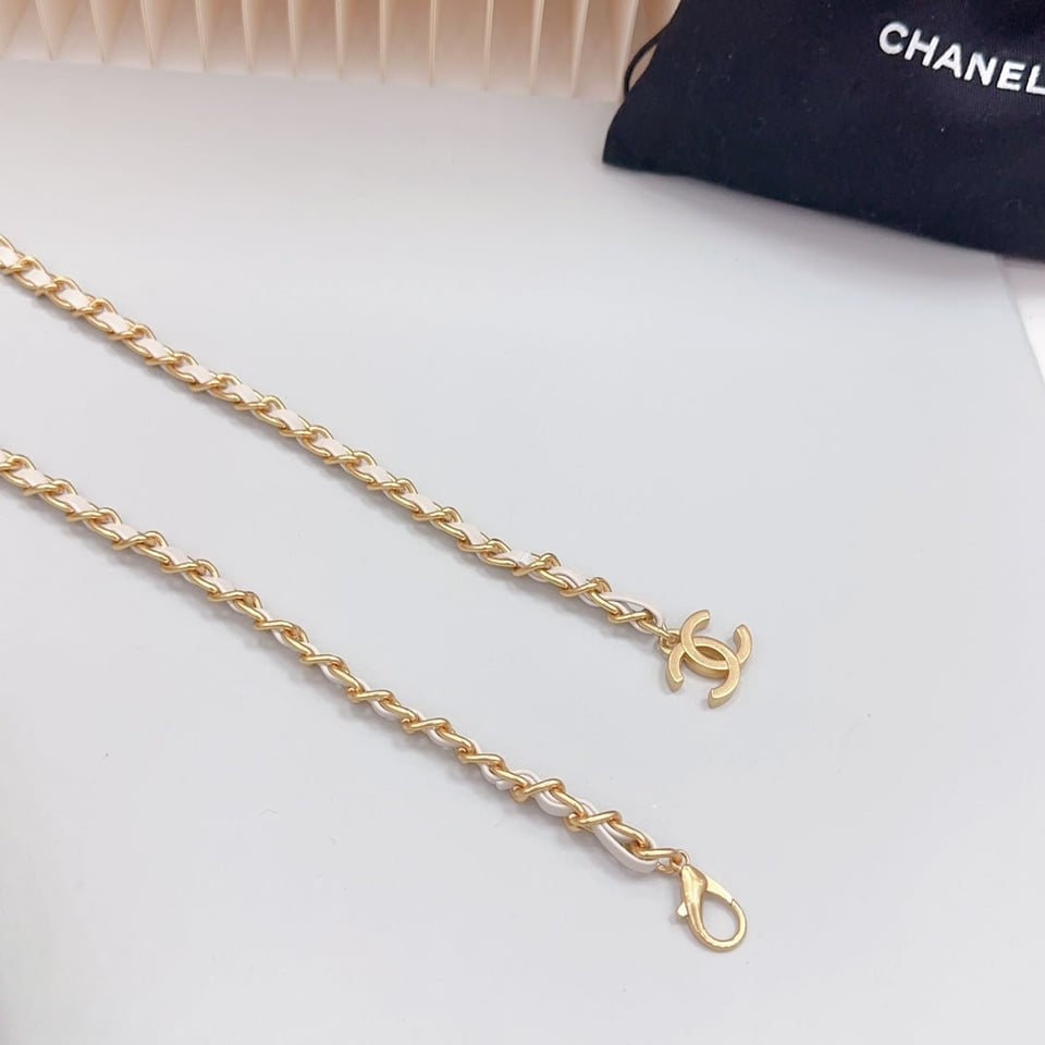 Chanel Chain Belt White Quilted Lambskin Bag view 4