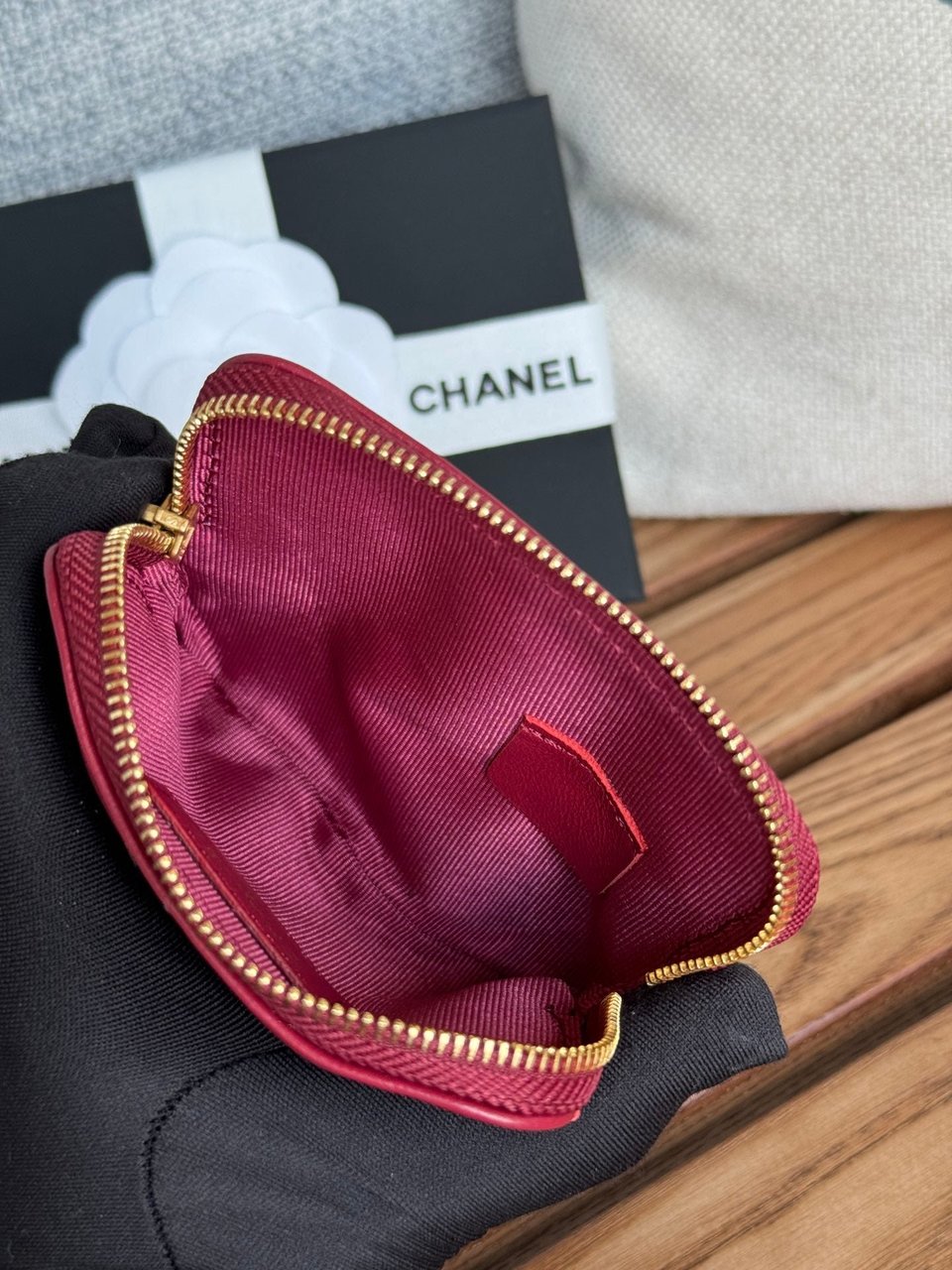 Chanel 19 Zipped Coin Purse 11Cm Burgundy Lambskin Gold Hardware view 4