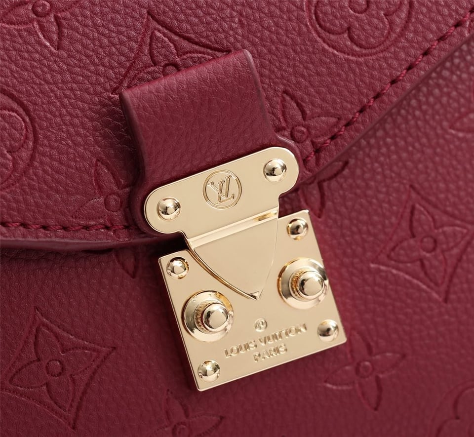 Louis Vuitton Pochette Metis Cherry Berry 25Cm view 8