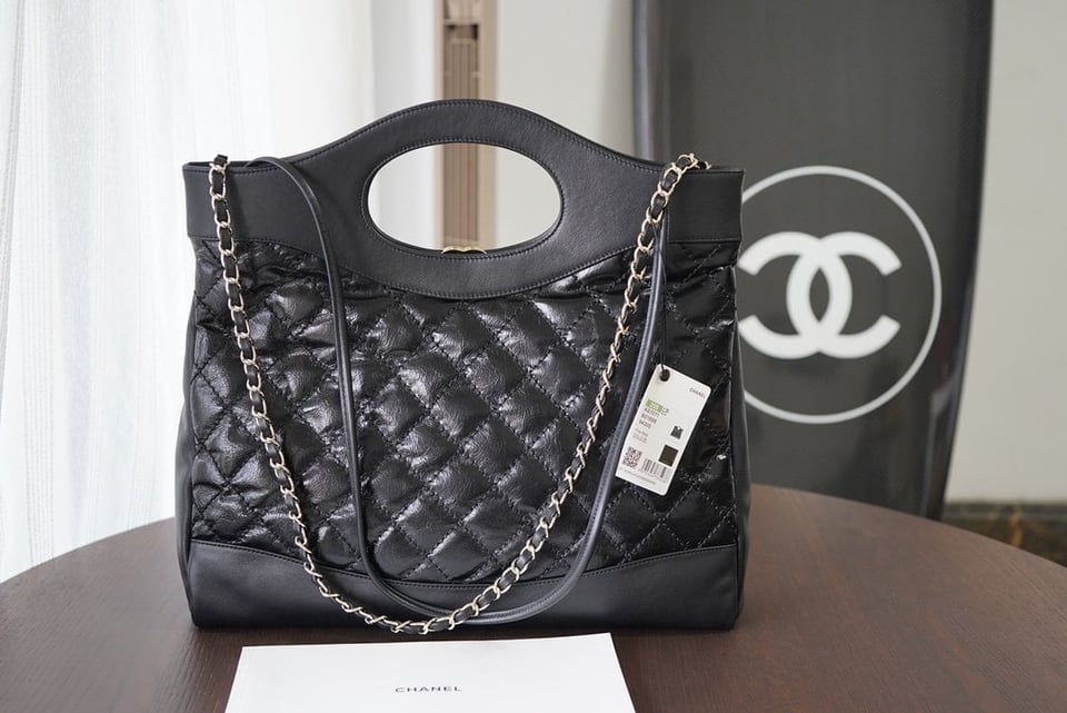 Chanel Vintage Quilted Chain Handle Bag Black 39Cm/15.3in view 5
